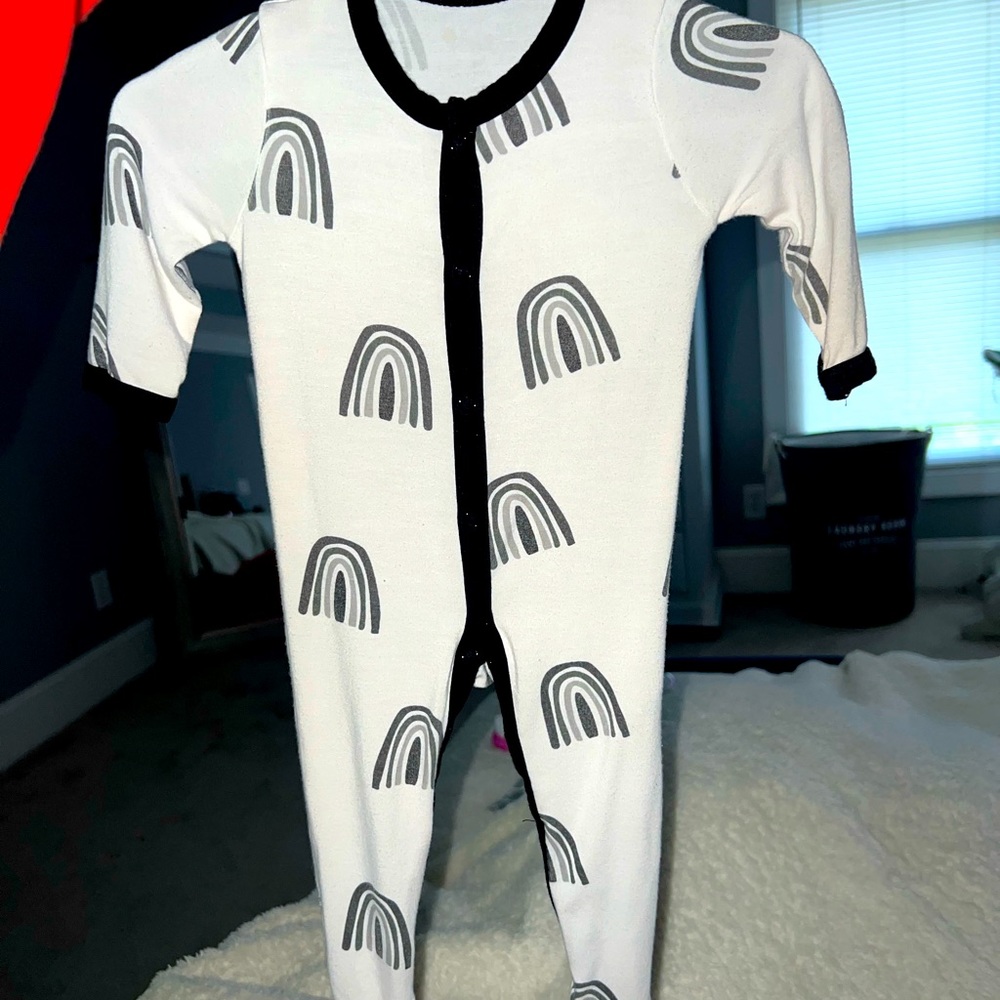Kyte Baby Black and White Rainbow Snap Footie